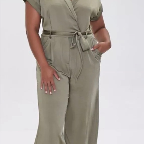 Womens Forever 21 Plus Size Satin Surplice Jumpsuit Size 1x Olive Green - Picture 3 of 4